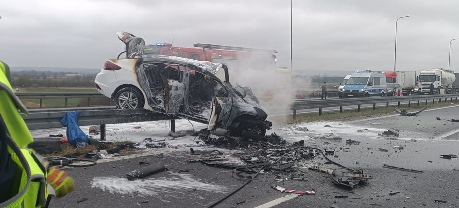 Tragiczny wypadek na S19. Jechał pod prąd, zginął na miejscu [ZDJĘCIA]