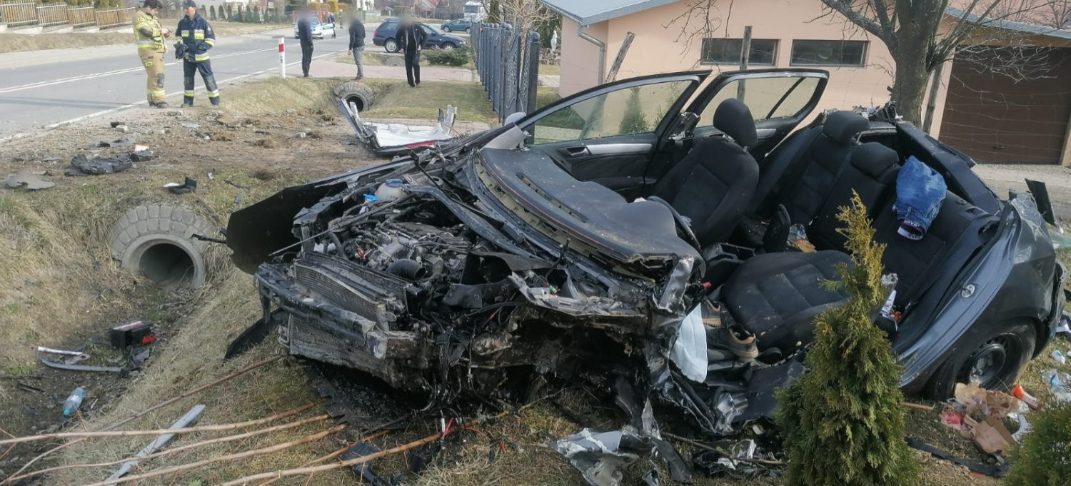 Koszmarny wypadek w Czaszynie! 27-latek w ciężkim stanie (ZDJĘCIA)