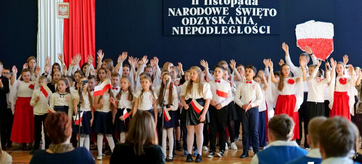 GMINA SANOK: Szkoły Podstawowe uczciły obchody Święta Niepodległości [ZDJĘCIA]