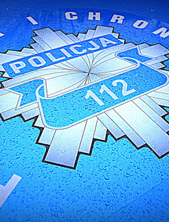 Koniec służby nie wyłączył czujności. Policjant po pracy odnalazł zaginionego seniora