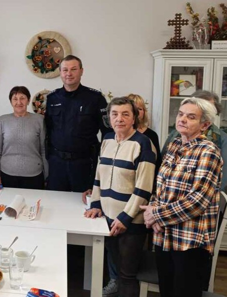 ZAGÓRZ: Policjanci z wizytą u seniorów. Jak nie dać się oszukać „na wnuczka”?
