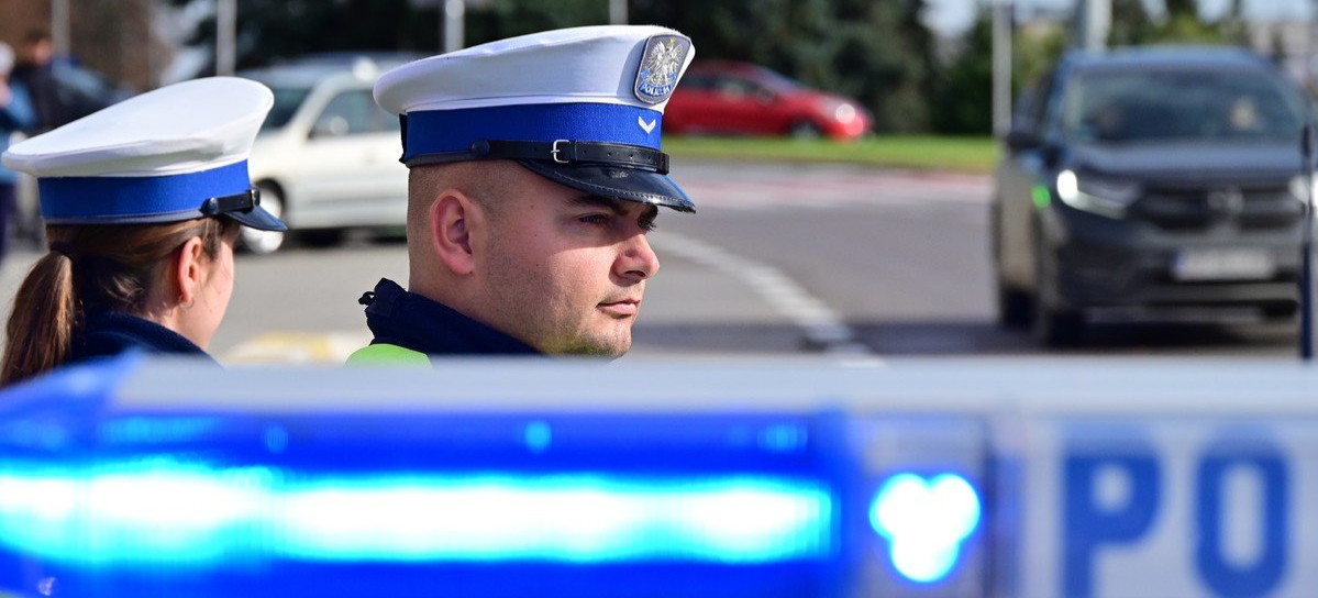 Wyprzedzał na skrzyżowaniu i pędził 111 km/h. Recydywista ukarany wysokim mandatem [ZOBACZ VIDEO]