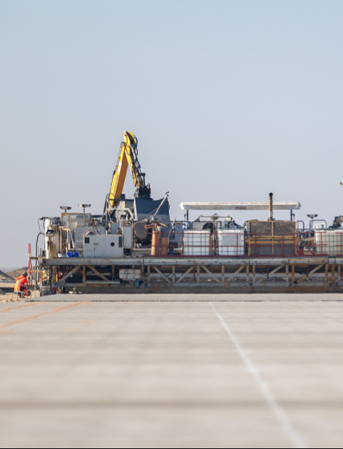 JASIONKA: Realizacja budowy II etapu równoległej drogi kołowania nie zwalnia tempa! [FOTO]