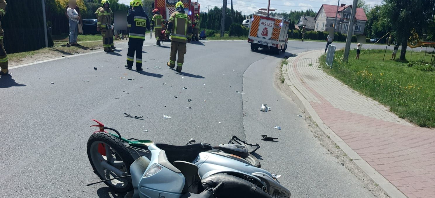 HUMNISKA. Skuter zderzył się z volvo. Jedna osoba trafiła do szpitala