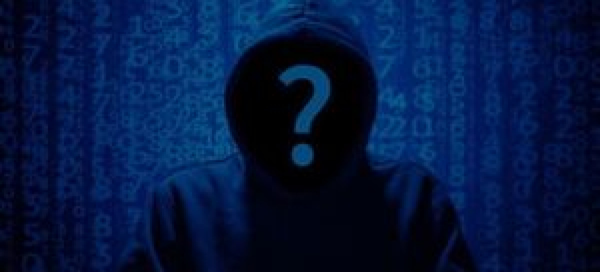 POLICJA OSTRZEGA: Uważajmy na internetowych oszustów