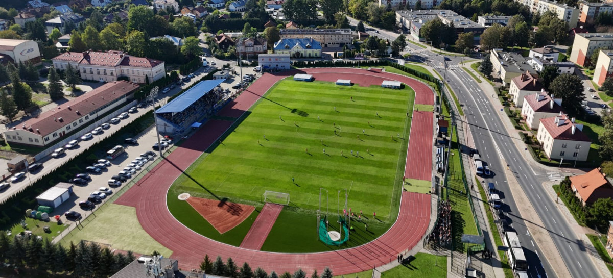 PIŁKA NOŻNA: Sanoczanie z przytupem kończą rundę jesienną. Stal Łańcut pokonana na Wierchach!