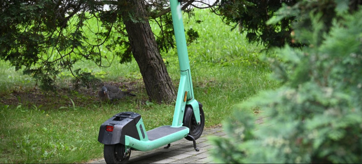 Bezpieczna jazda hulajnogą elektryczną. Sprawdź najważniejsze obowiązki użytkownika