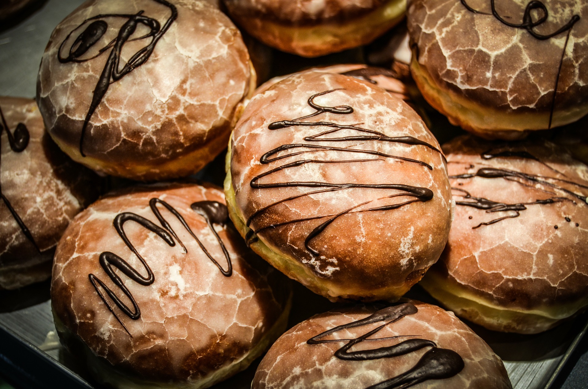 donuts-268250_1920