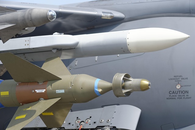 missile-1143116_640